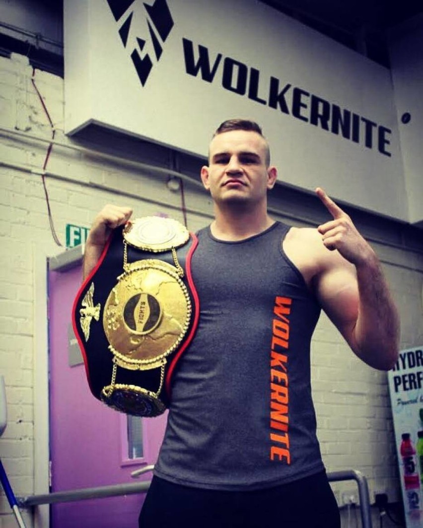 Pleszew. Mateusz Duczmal powalczy o tytuł Mistrza Świata federacji WBC MuayThai