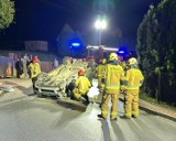Nocny wypadek pod Krakowem. Dachował samochód osobowy
