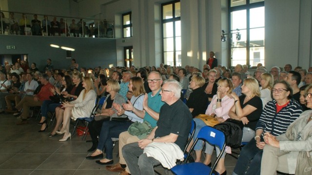 Koncert na dworcu kolejowym w Kaliszu. Jazzowe klimaty Beaty Przybytek