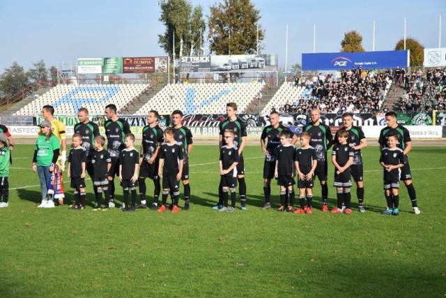Sezon 2019/2020 dla piłkarzy ROW-u Rybnik i zawodników innych drużyn grupy trzeciej, III ligi został zakończony.