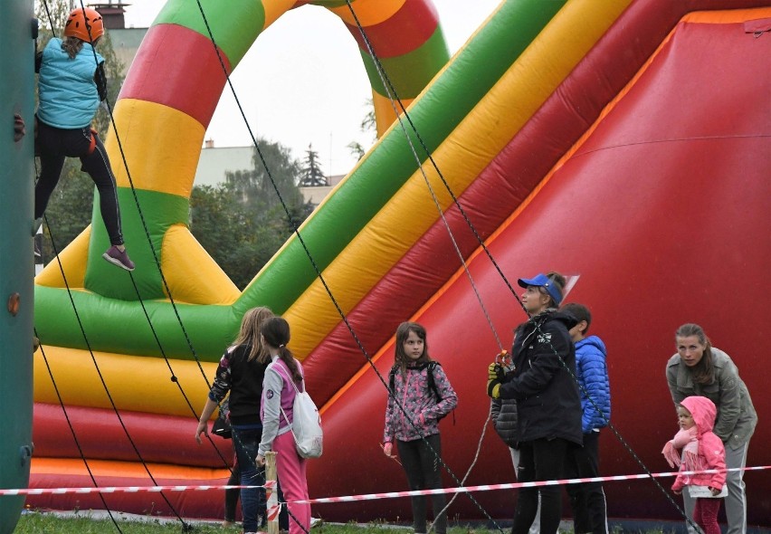 Festiwal sąsiedzki w Parku Dygasińskiego w Kielcach. Na najmłodszych czekało wiele atrakcji: animacje, gry, zabawy i wiele innych (ZDJĘCIA)