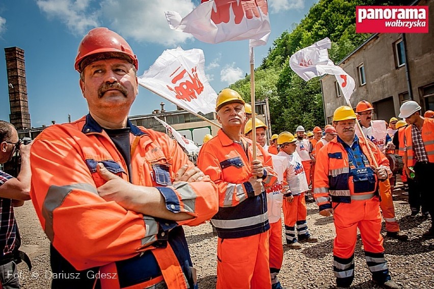Pracownicy kopalni melafiru w Rybnicy Leśnej protestowali w obronie miejsc pracy