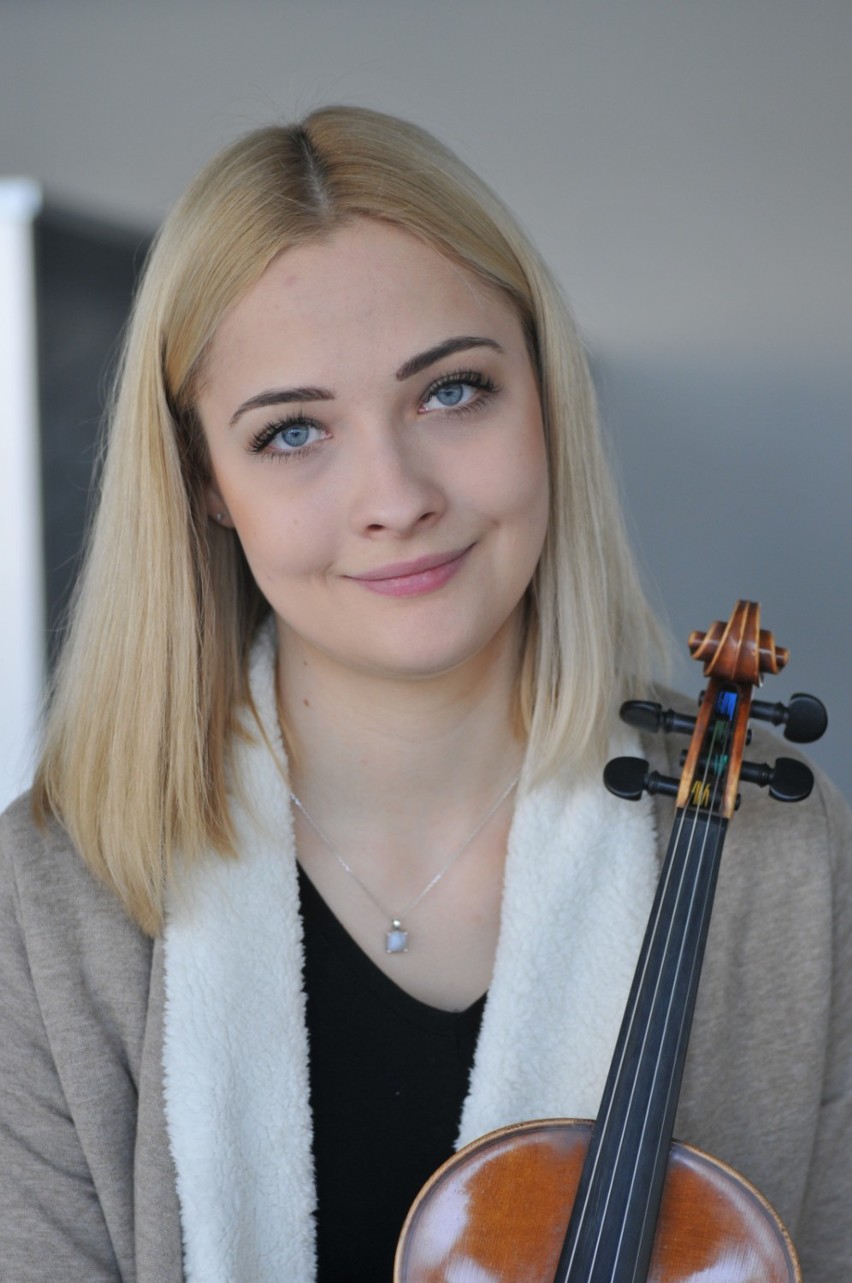 Amelia Maszońska to młóda i utalentowana skrzypaczka