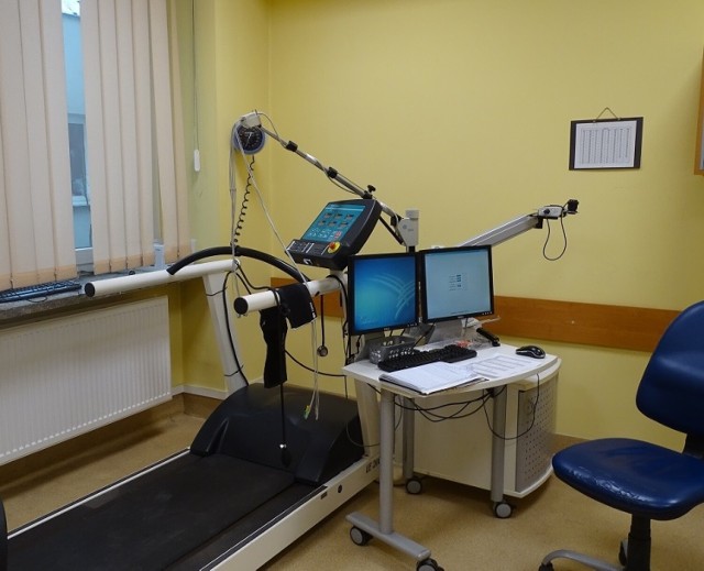 Sala ćwiczeń na oddziale dziennym rehabilitacji kardiologicznej w szpitalu JP 2 w Krakowie