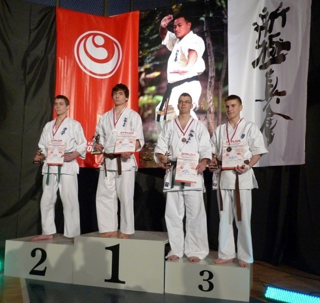 4 medale suwalskich karateków [zdjęcia]