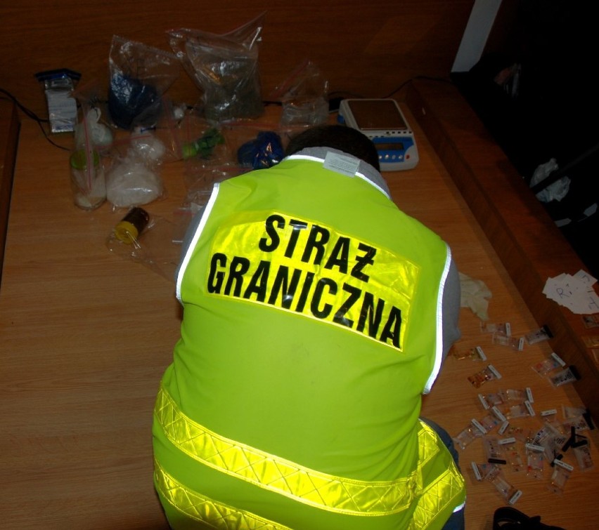 Straż Graniczna znalazła narkotyki i tytoń warte ponad przeszło 263 tys. zł.