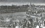 "Żar leje się z nieba...". Zdjęcia basenów w Bielawie, Niemczy i Pieszycach z lat 20. i 30. XX wieku