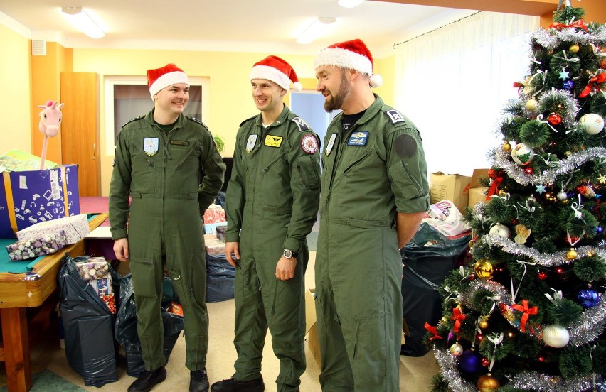 Lotnicy z Nato odwiedzili podopiecznych Pogodnego Domu