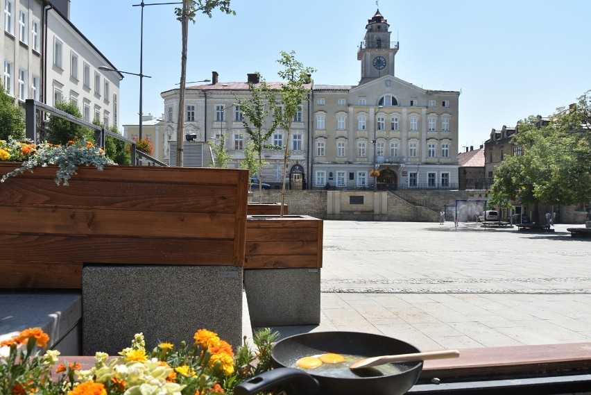 Gorlice. Na rynku taki skwar, że bez prądu i gazu można jajecznicę usmażyć. Betonoza coraz bardziej daje nam się we znaki