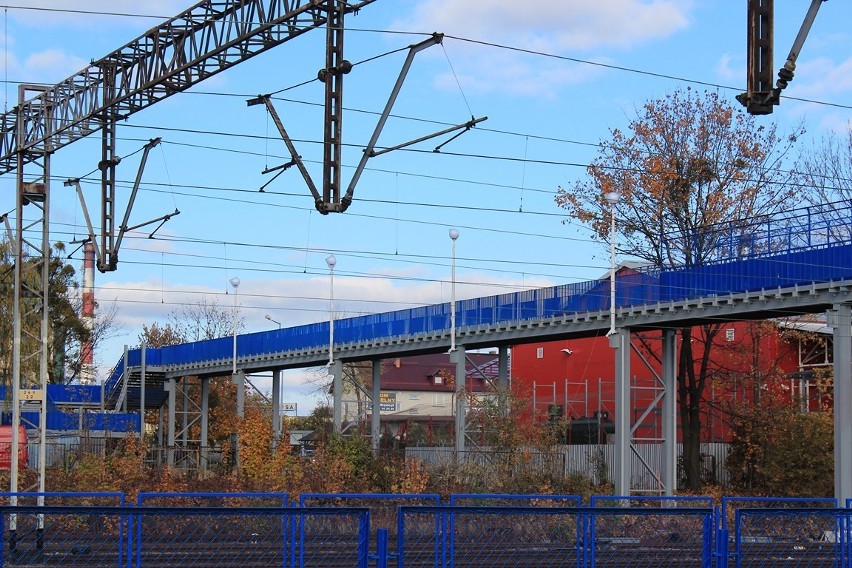 Firma modernizująca kładkę nad peronami dworca Chełm Główny...