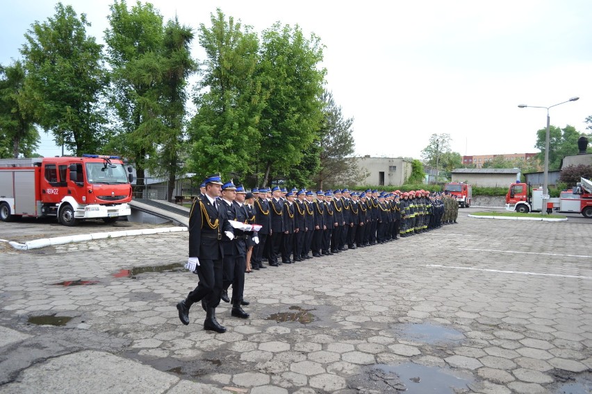 Nasi strażacy świętowali Dzień Strażaka. Były awanse i grochówka ZDJĘCIA
