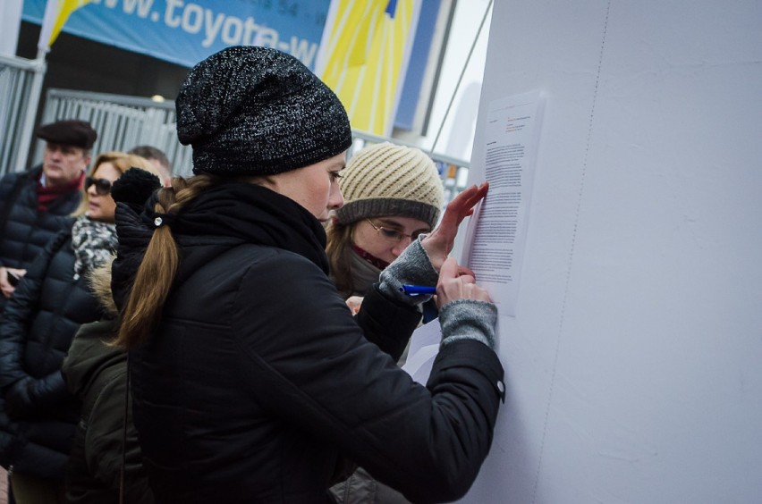 Manifestacja w obronie państwowych stadnin koni arabskich pod Torwarem [ZDJĘCIA]