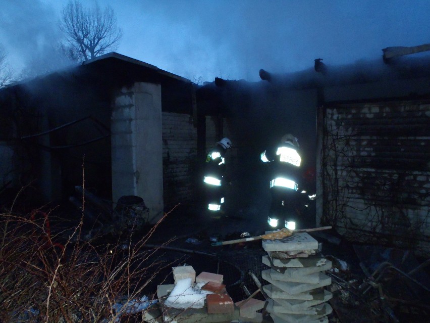 Sątopy: Pożar garażu [FOTO]