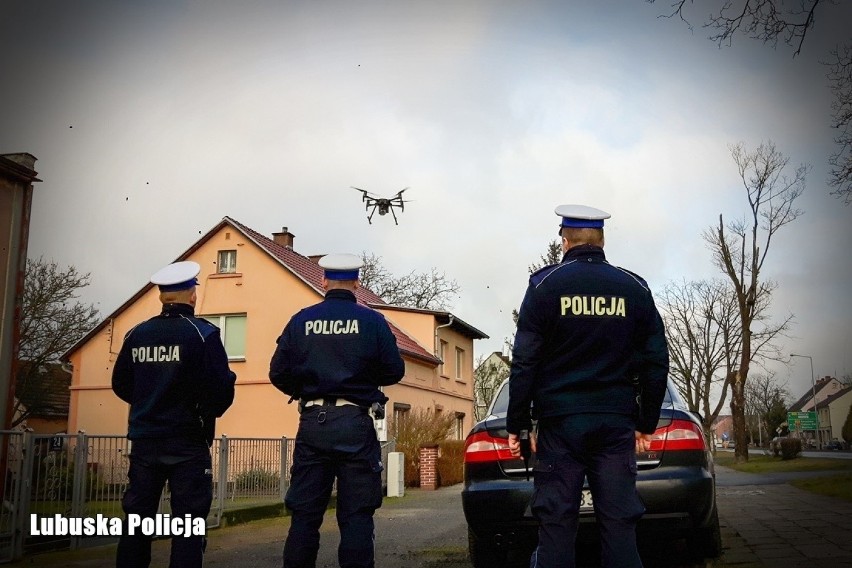 Policjanci, przy pomocy drona, ujawnili 14 niebezpiecznych...