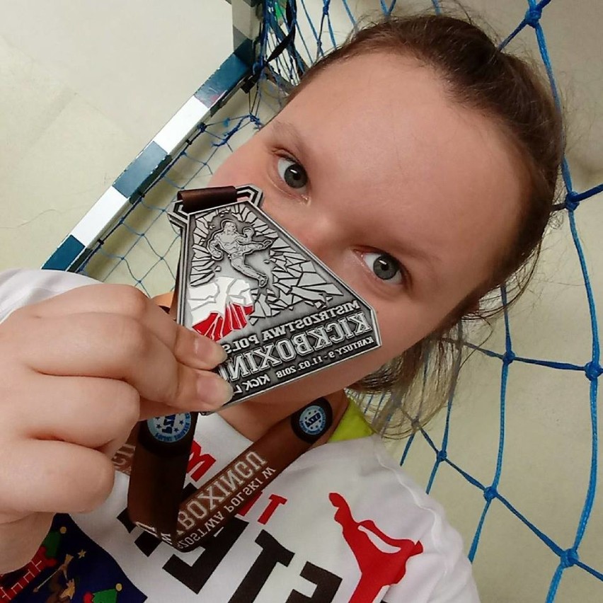 Weronika Walczak z Prosny Kalisz została mistrzynią Polski juniorek w kick-light. Pięć medali zdobył Ziętek Team [FOTO]