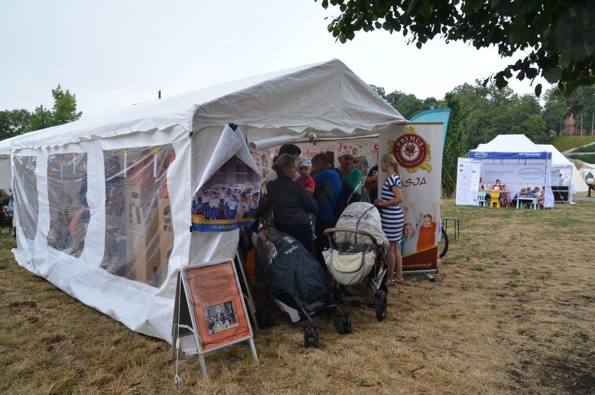 Koronacja Królewska 2019: warsztaty tańca średniowiecznego i niezaplanowany taniec wojów odganiający deszcz [FOTO, VIDEO]