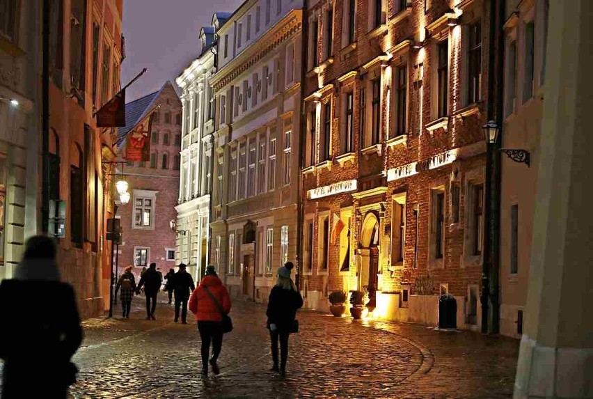 Romantyczny spacer po Krakowie wieczorową porą [ZDJĘCIA]