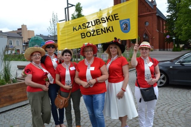 Tegoroczne imieninowe świętowanie polskich Bożenek odbędzie się w powiecie kartuskim - w Kartuzach i w Ostrzycach w gminie Somonino.