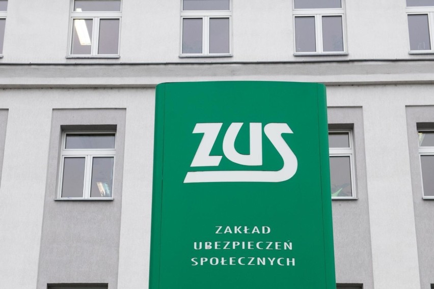 Ogłoszenie upadłości jego firmy, na wniosek ZUS w Toruniu,...