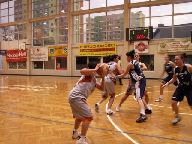 Koszykarki z Konina liderują w tabeli I ligi