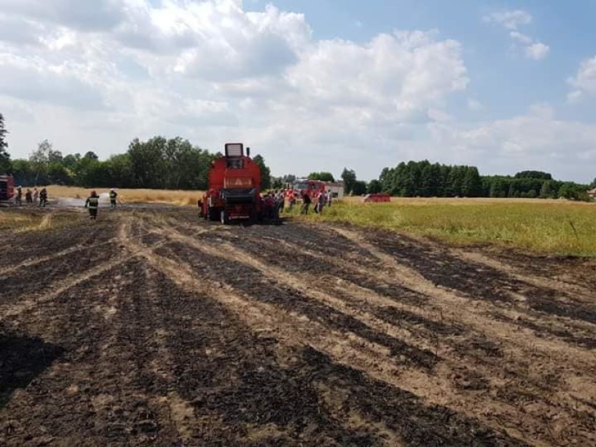 Palił się kombajn i ściernisko. Pożar gasiło 10 zastępów 