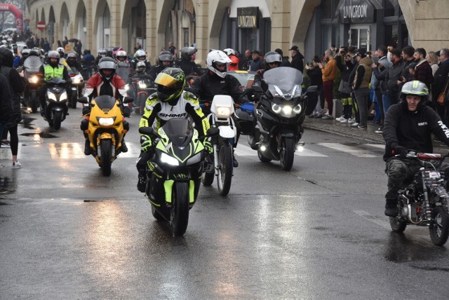 Motocykliści spotkali się na bulwarze przy Wildomie, skąd wyruszyli na 11,1-kilometrową paradę.