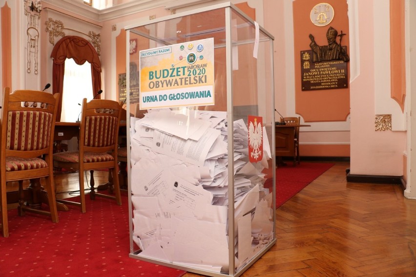 Do 18 października dowiemy się, co będzie realizowane w ramach budżetu obywatelskiego w Jarosławiu. Trwa liczenie głosów [ZDJĘCIA]