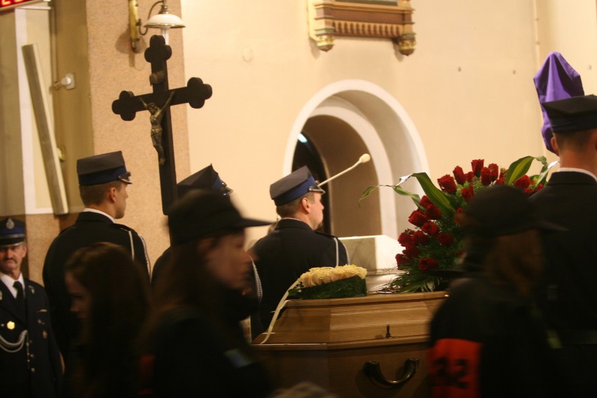 Pogrzeb Ryszarda Pluty, radnego Kuźni, strażaka i...