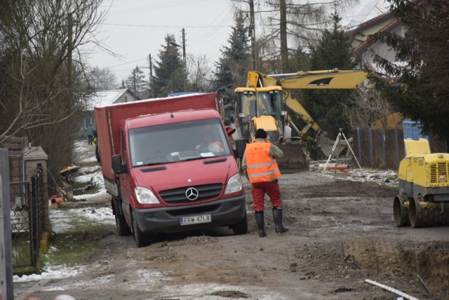 Nabór wniosków o dofinansowanie budowy przyłącza kanalizacyjnego dotyczy głównie mieszkańców osiedla Halinów, ale mogą zgłaszać się również mieszkańcy innych rejonów miasta.