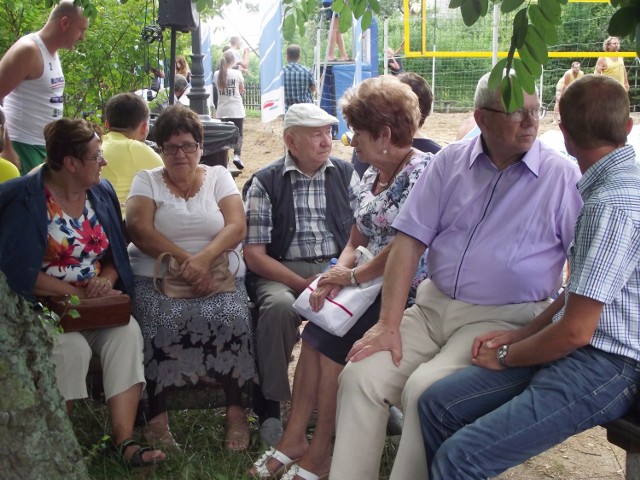 Piknik w  zbąszyńskich ogrodach parafialnych