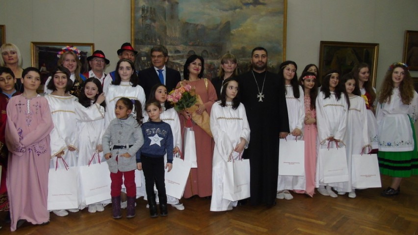 Kaszubi w Armenii - Kartescze Zwonczi zaśpiewały dla ambasadora Polski z małżonką