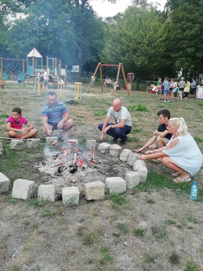 Jedlec pożegnał wakacje przy ognisku         