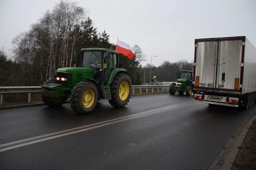 Protest rolników w powiecie chodzieskim. Są utrudnienia na drodze krajowej nr 11