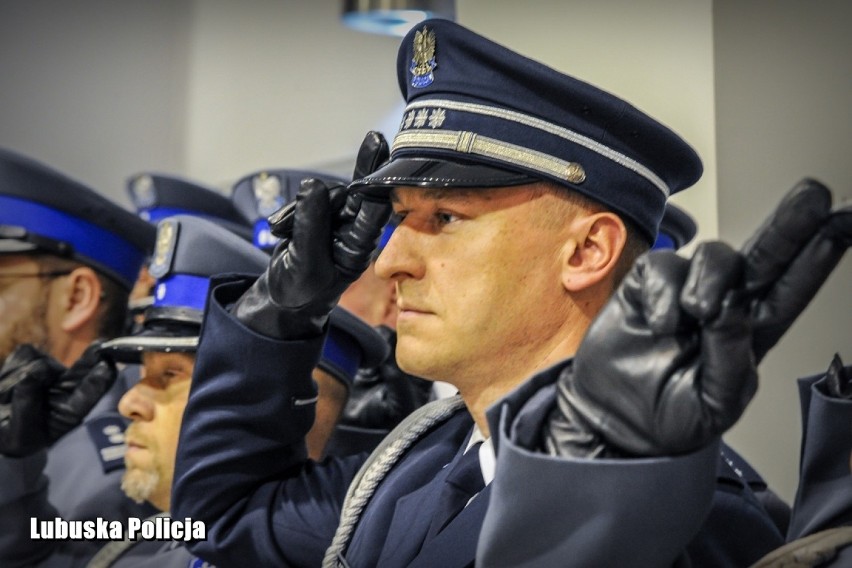 Od 17 grudnia Komenda Powiatowa Policji w Sulęcinie ma swój sztandar