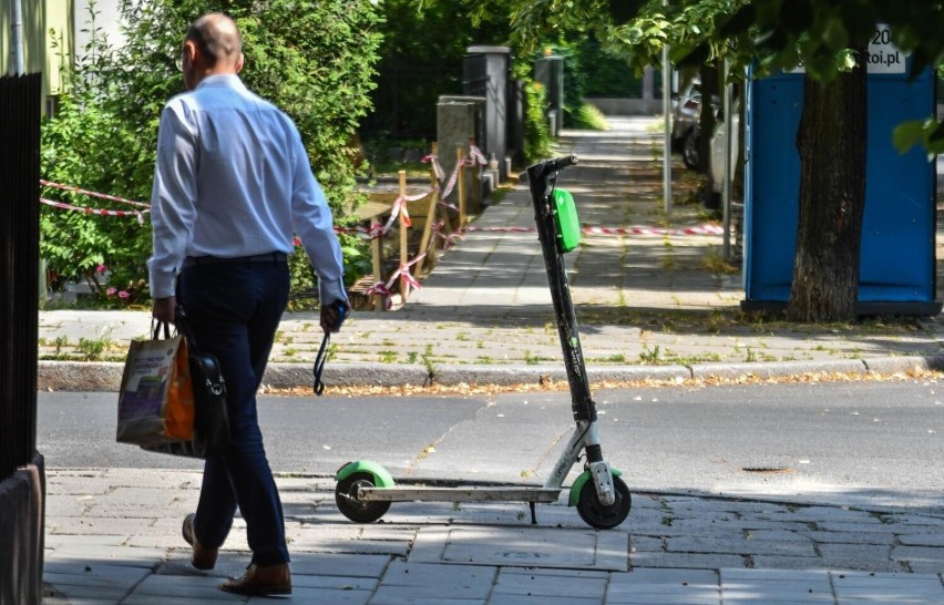 Nie brakuje też uwag pod adresem użytkowników hulajnóg i...