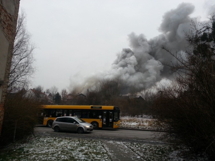 Pożar w Wójtowej Wsi. Pali się dom przy ul. Dolnej Wsi 21