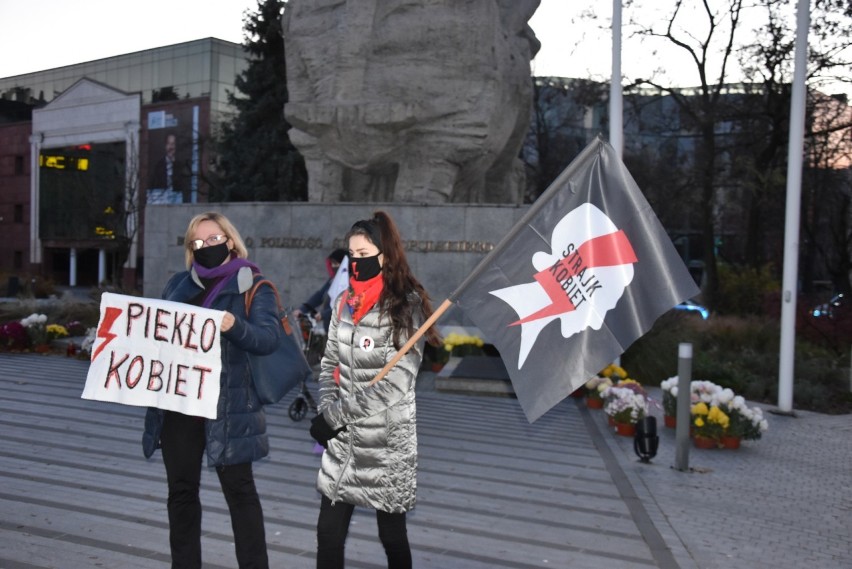 Około setki osób przeszło przez Opole w proteście przeciw...