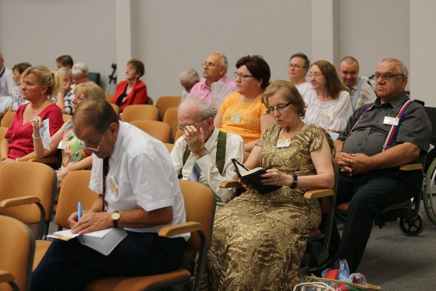 Kongres Świadków Jehowy w Sosnowcu trwa od piątku
