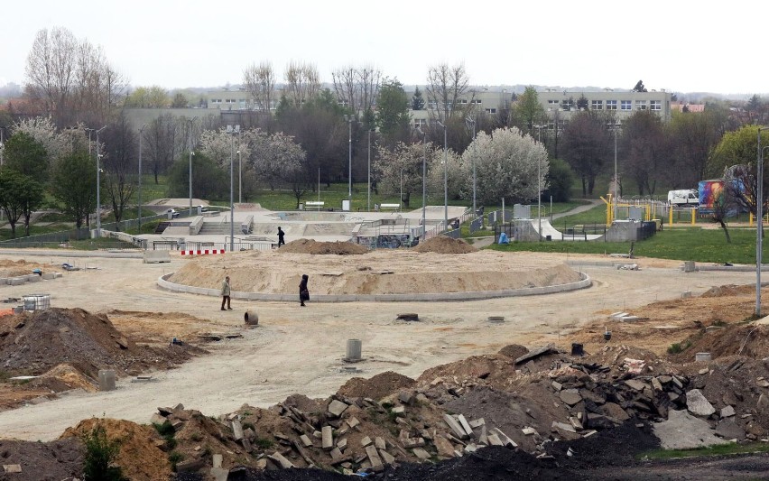 Legnica: Budowa zbiorczej drogi w okolicach ulicy Koskowickiej, zobaczcie aktualne zdjęcia