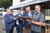 Odkrycie na budowie: koparka odsłoniła polski karabin, koło armaty i nie tylko