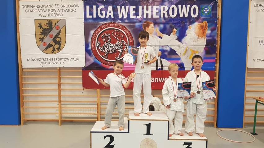 Turniej "Pierwszego kroku" w Wejherowie. Swoje umiejętności sprawdzili zawodnicy Stowarzyszenia Sportów Walki Shotokan i La