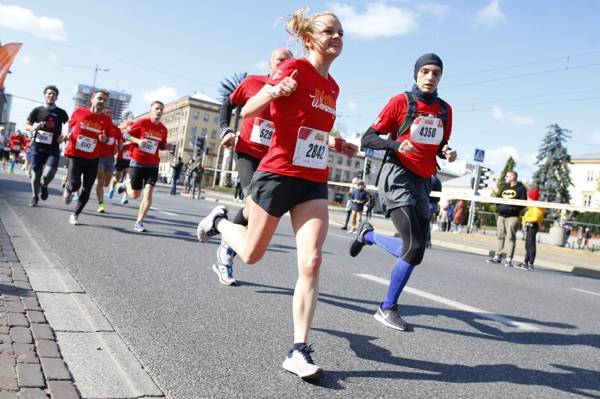 Biegnij Warszawo 2019: Jedna z największych imprez biegowych stolicy już za nami ZDJĘCIA