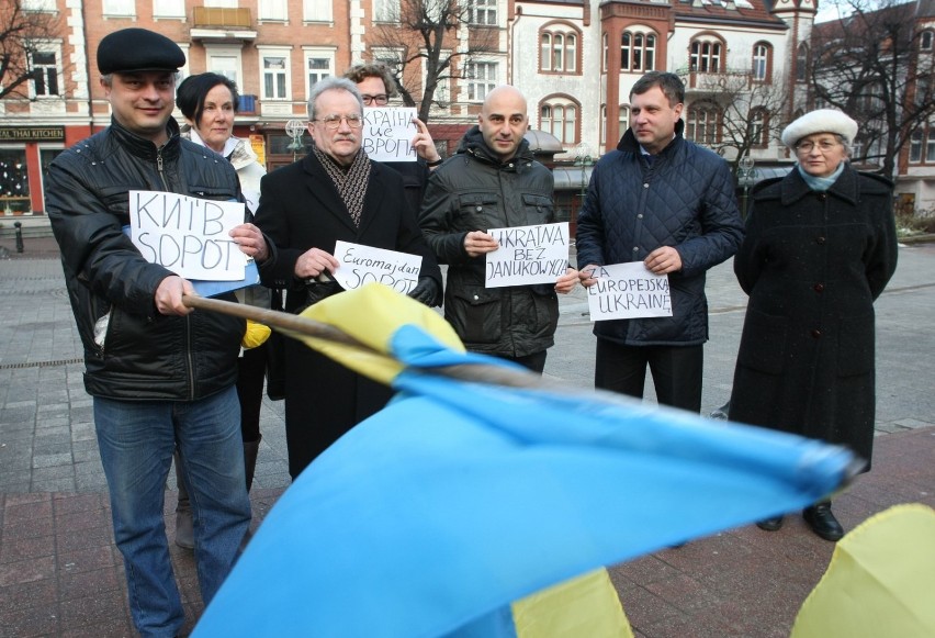 Euromajdan w Sopocie. Mieszkańcy kurortu wyrazili solidarność z Kijowem [ZDJĘCIA]