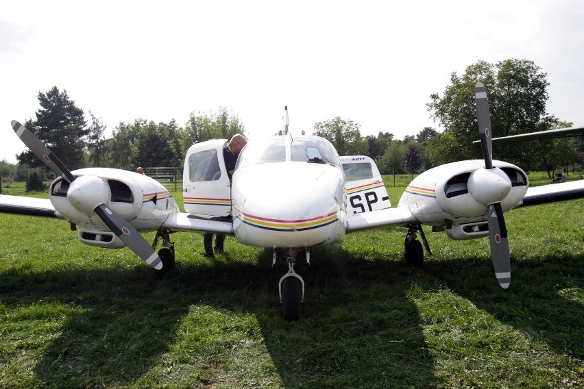 Kraków: PZL M-20 mewa wylądowała w Muzeum Lotnictwa [ZDJĘCIA]