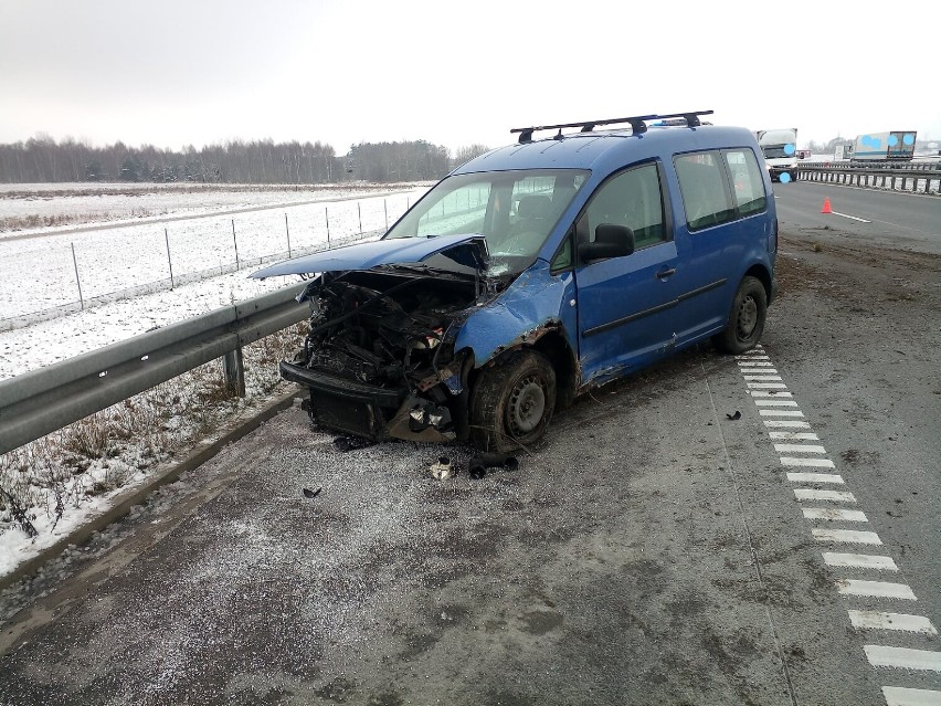 Kolejna kolizja na A1 pod Woźnikami. Policja apeluje o...