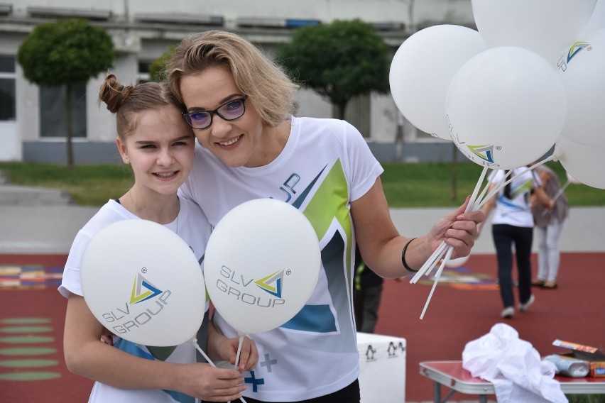 Rolkarze z Oleśnicy wystartowali w 25-godzinnym maratonie. Czy uda im się pobić rekord Guiness'a? [FOTO, WIDEO]