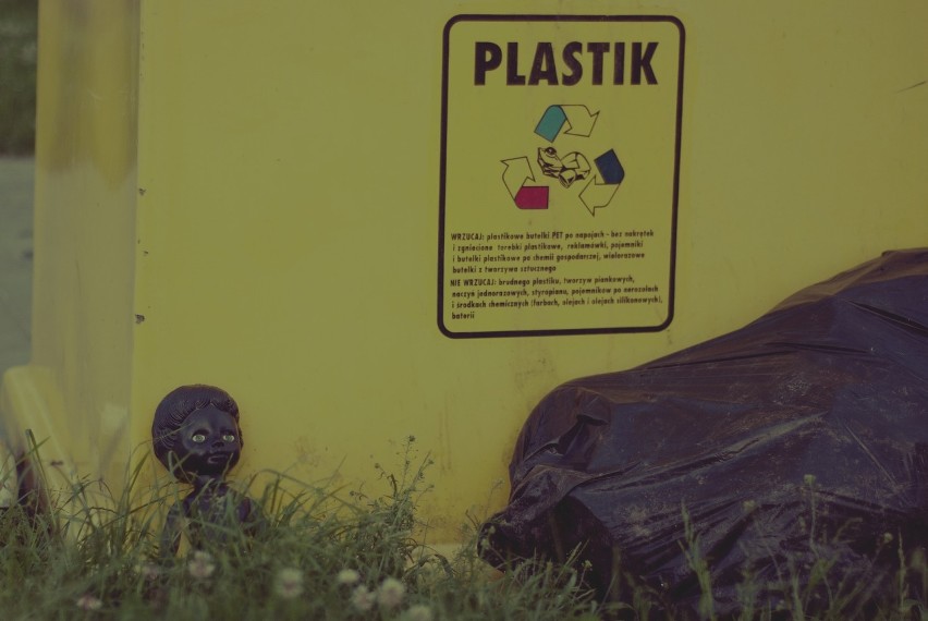 Żołty - plastik
WRZUCAMY:
plastikowe butelki po napojach,...