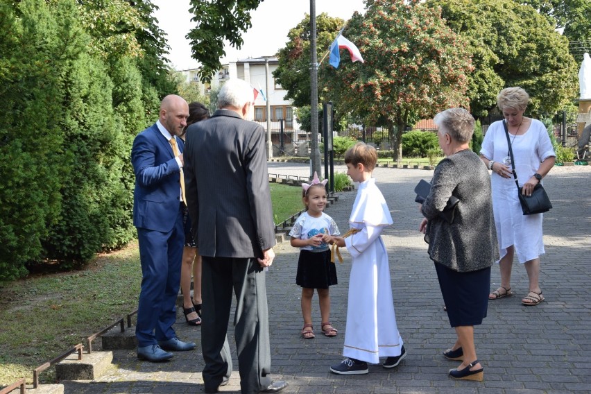 Pierwsza Komunia 2020 w parafii św. Antoniego w Zduńskiej...