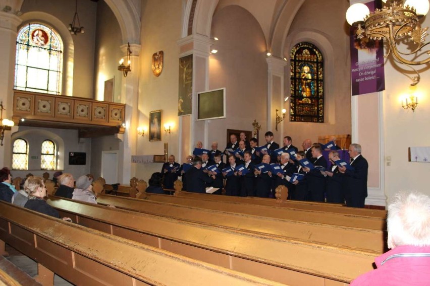 Koncert Pasyjny w wykonaniu chóru "Dzwon"