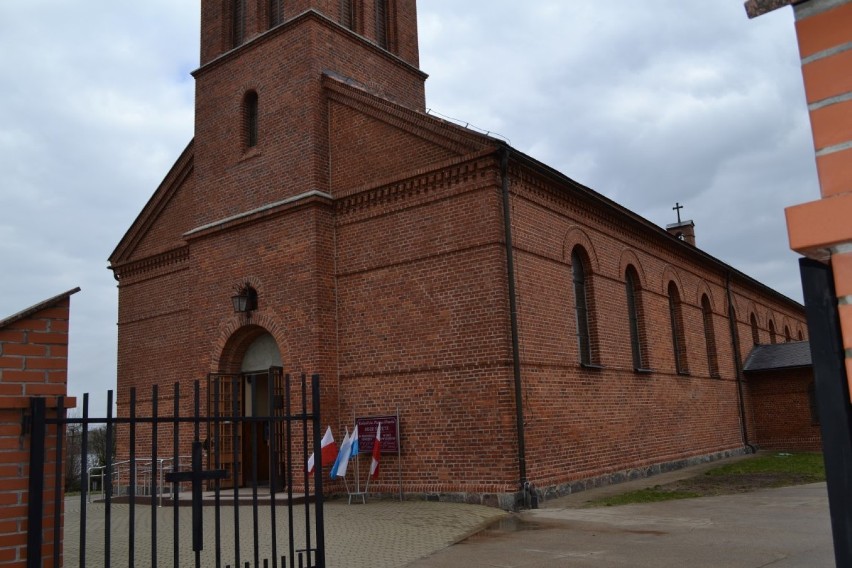 Msza św. prymicyjna ks. bpa Arkadiusza Okroja w rodzinnej parafii w Chmielnie  ZDJĘCIA, WIDEO